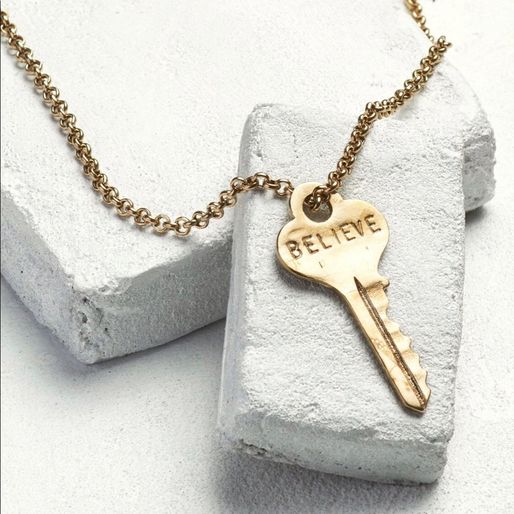 The Giving Keys Classic Key Necklace Dream 21$